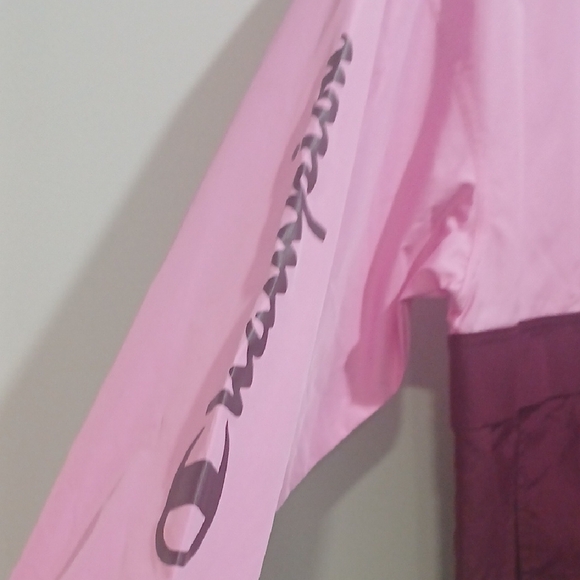 Champion Women's Pink and Purple  WindBreaker Gentle Used Sz Small - Picture 4 of 13